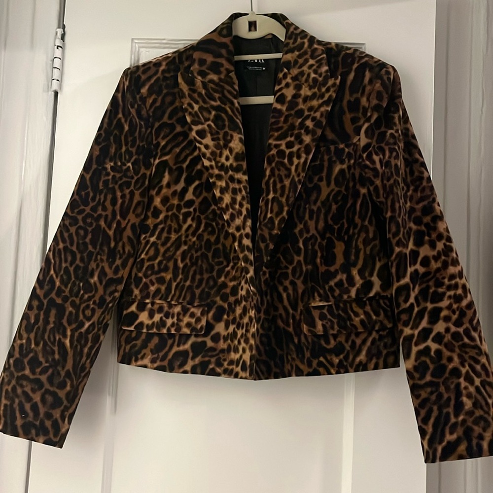 ZARA ANIMAL PRINT VELVET CROPPED BLAZER LEOPARD with shoulder pads size xs